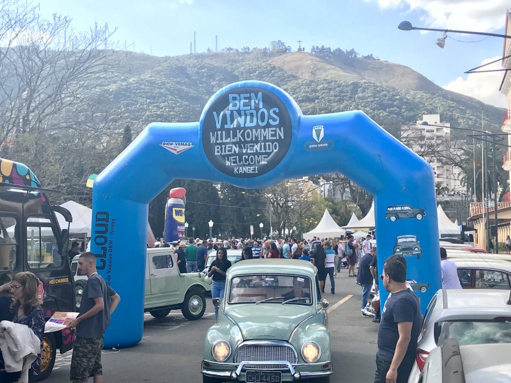 Encontro de DKW ‘Blue Cloud’ divulga programação musical em Poços de Caldas