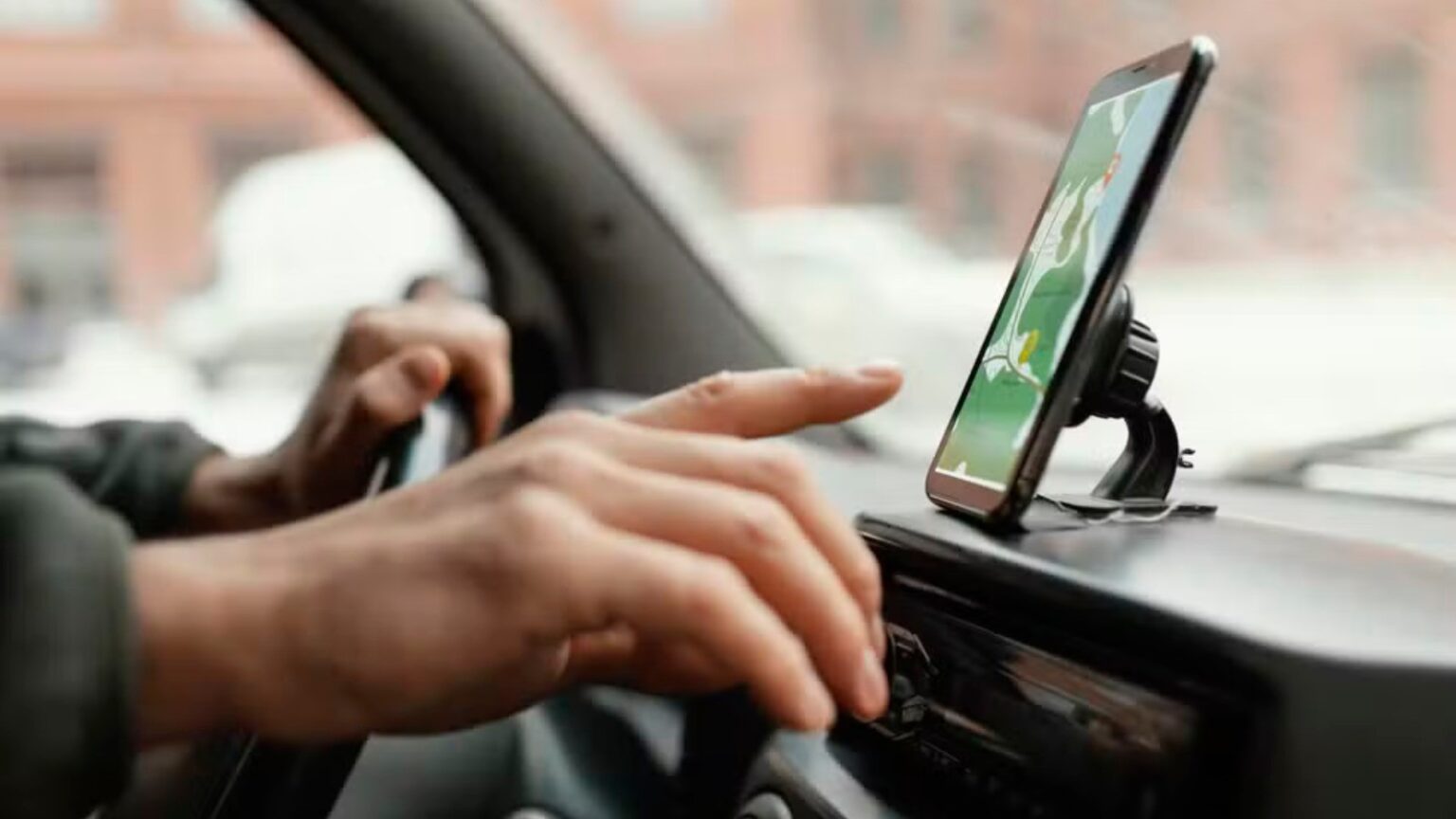 Propaganda eleitoral em app de transporte? TSE proíbe; saiba como agir